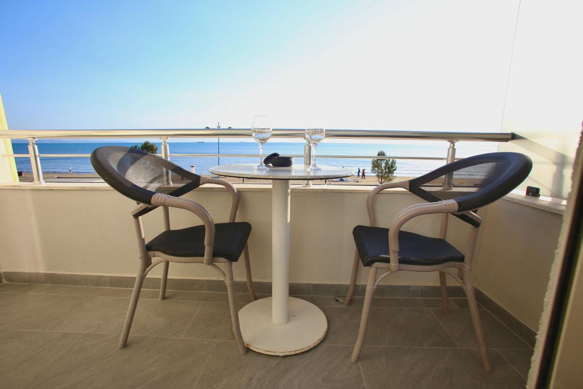 Luxurious Dreamy Seaview Apartment Durrës 外观 照片